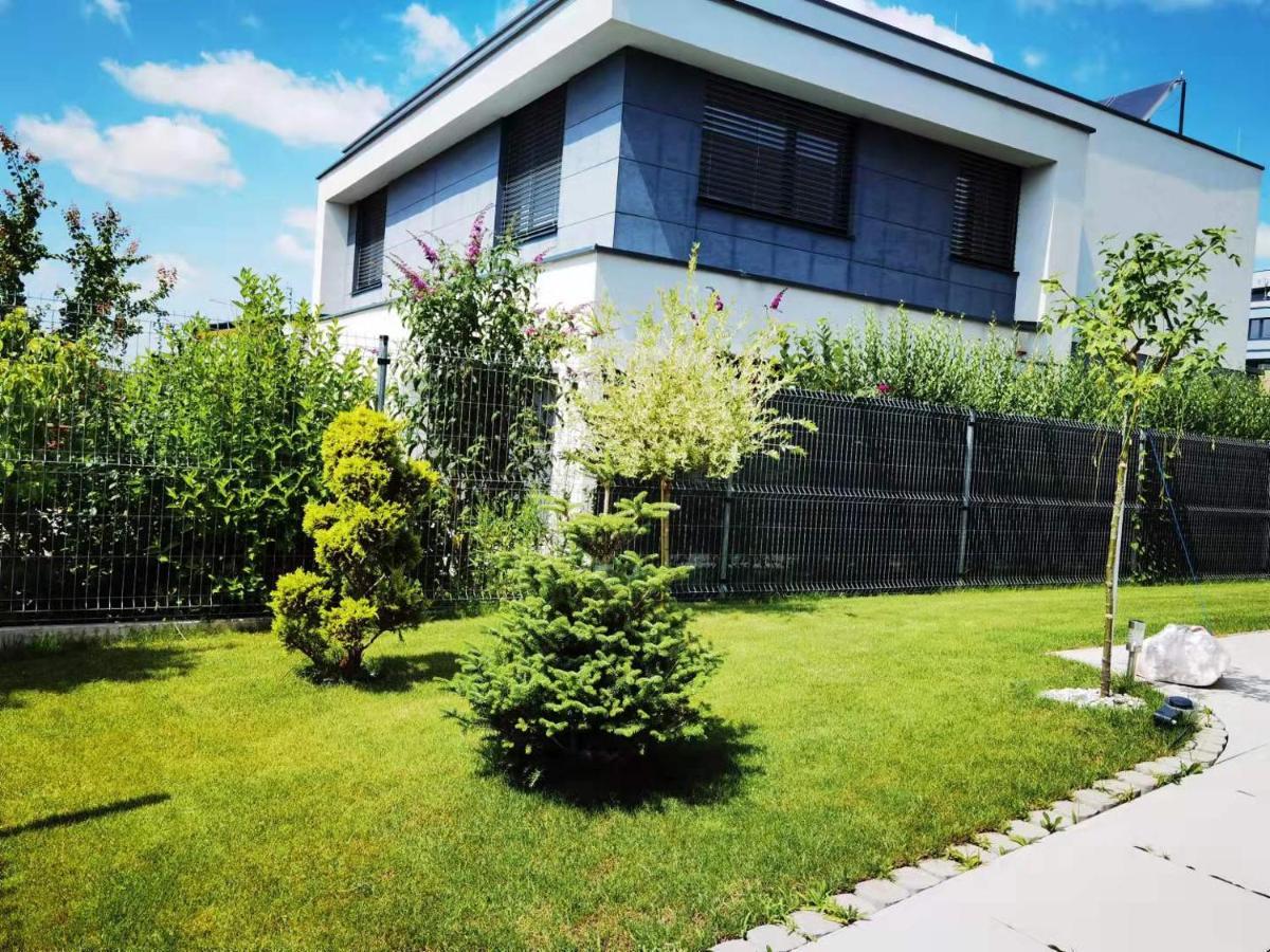 Yipin Villa Prague Exterior photo
