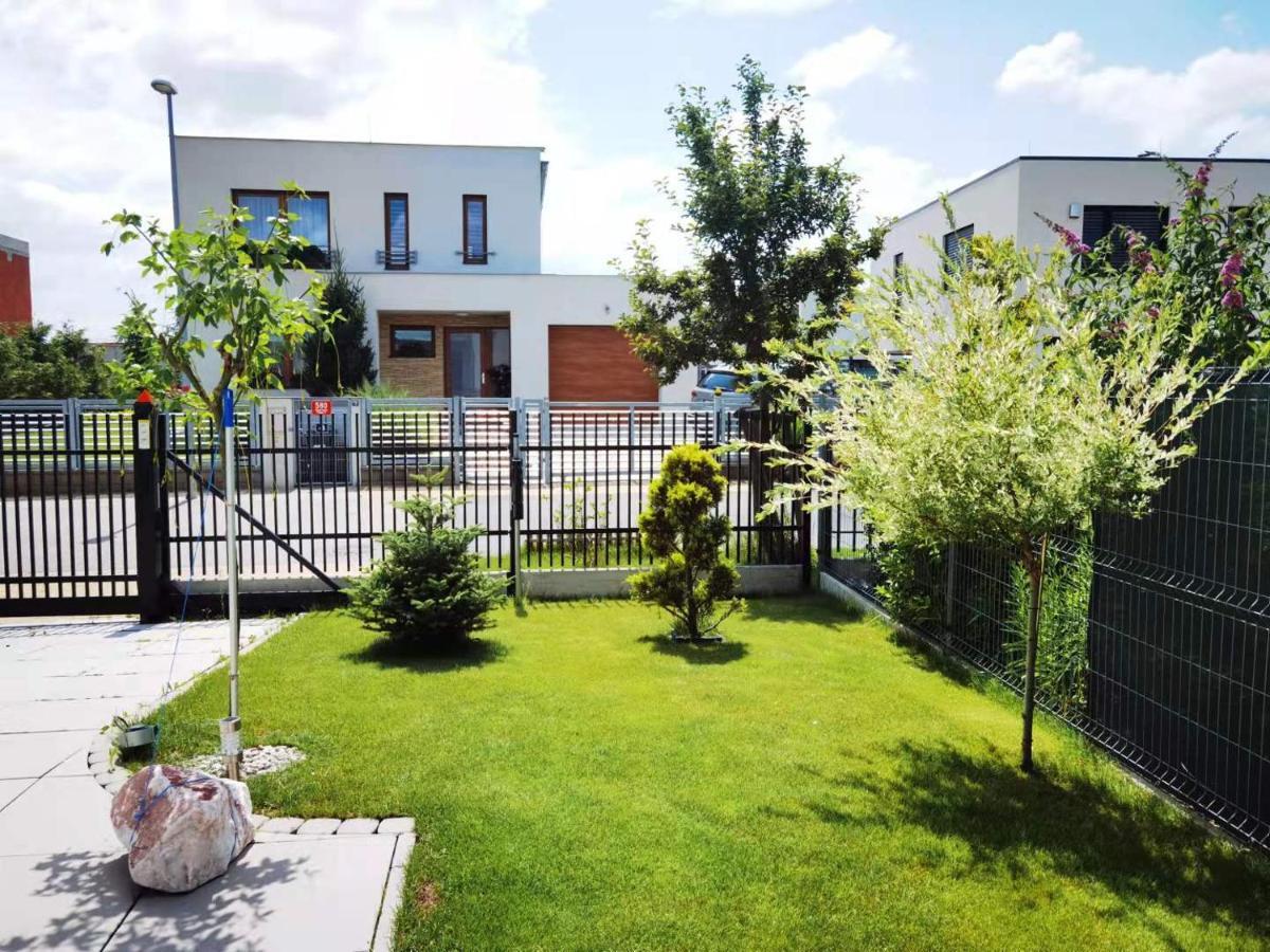 Yipin Villa Prague Exterior photo